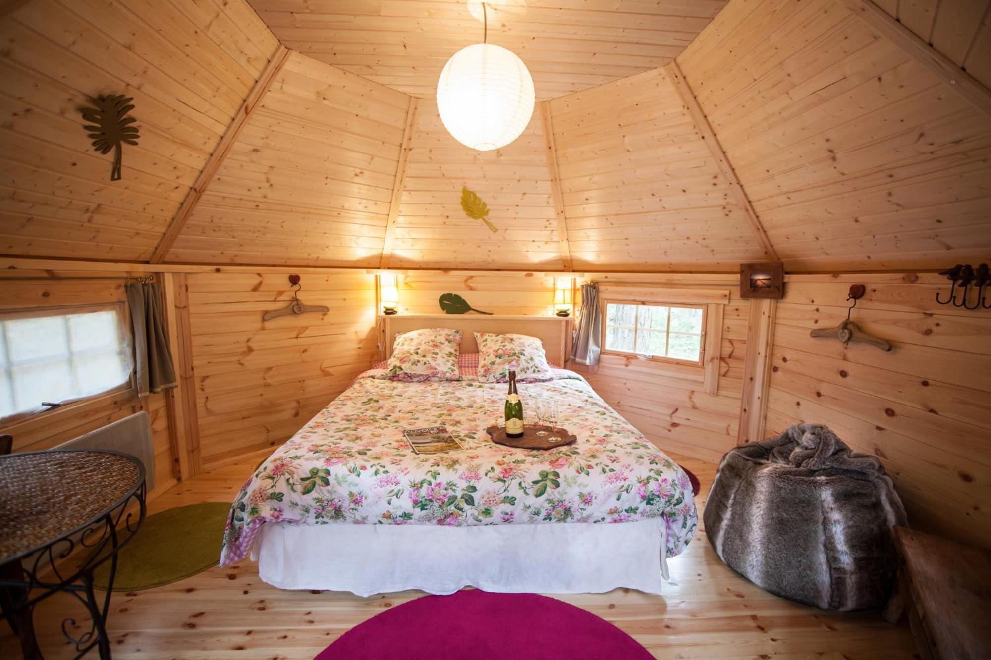 Lapte La Roche Aux Fees Bed & Breakfast エクステリア 写真